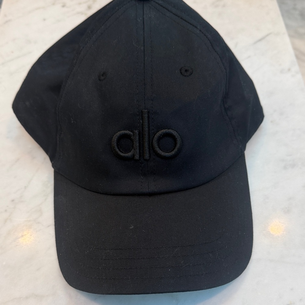 ALO Classic Black Hat